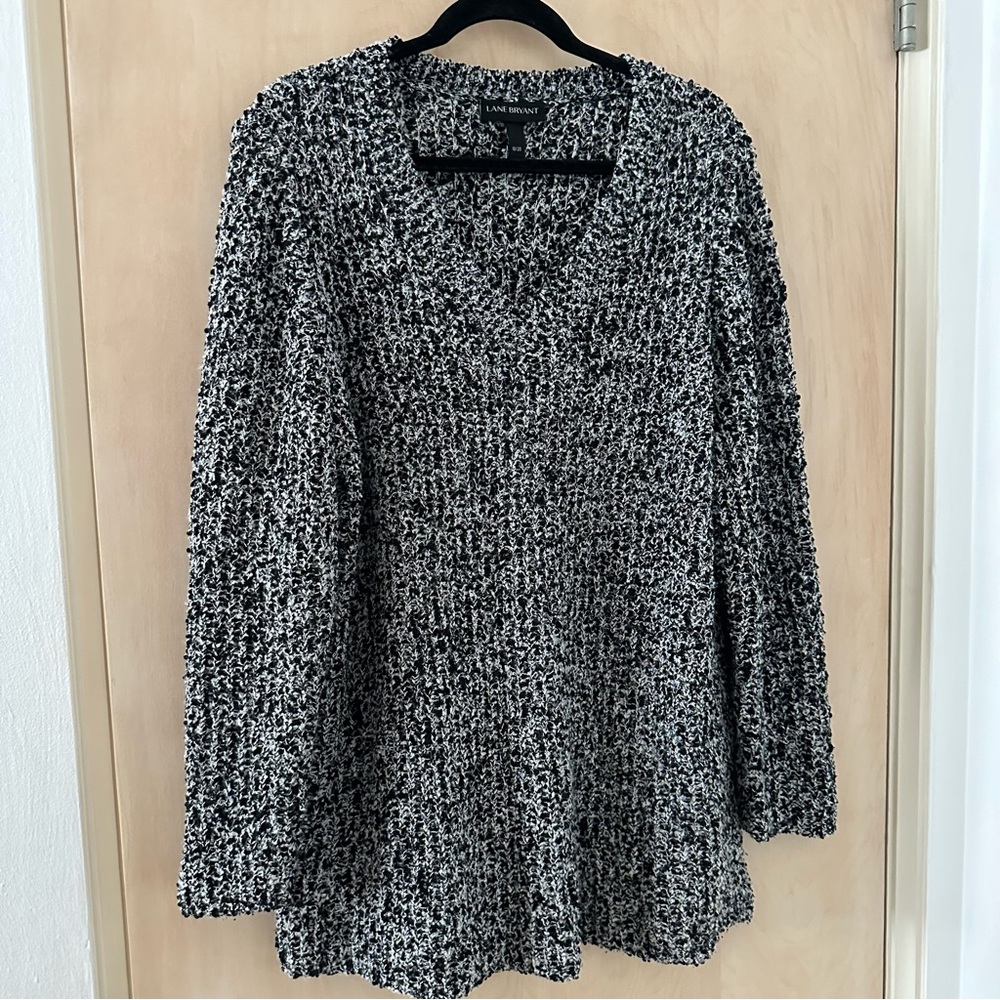Lane Bryant Black and White V-Neck Sweater 18/20